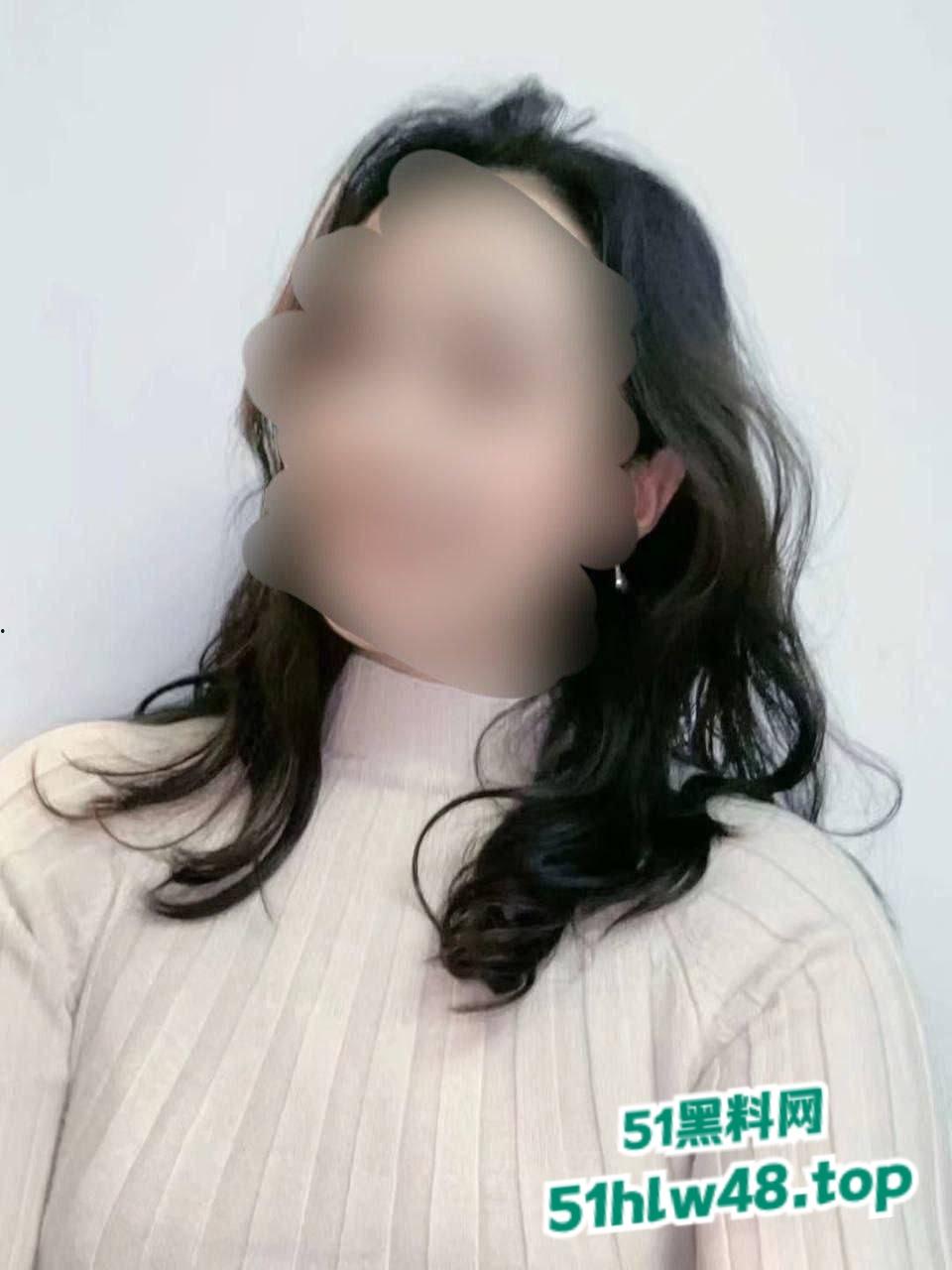 曾经的画室老师集训时一直献殷勤,后来毕业时带去酒吧才成功套路到酒店,婚后还保持着炮友关系发骚就找操!-5