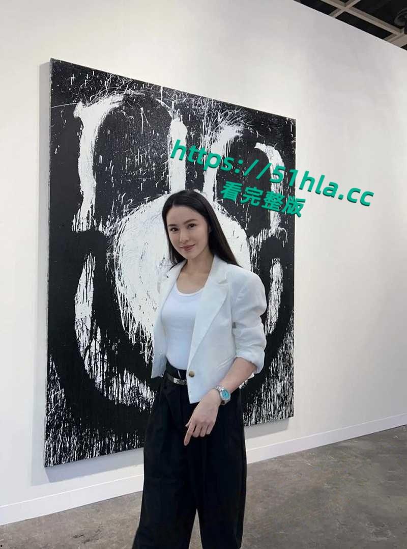 香港中文大学毕业生，现任企业经理没想到私下竟这么骚，极品尤物早期做黄播视频被曝光！-2