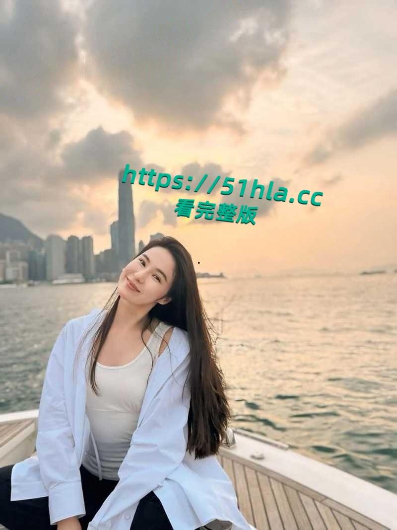 香港中文大学毕业生，现任企业经理没想到私下竟这么骚，极品尤物早期做黄播视频被曝光！-7