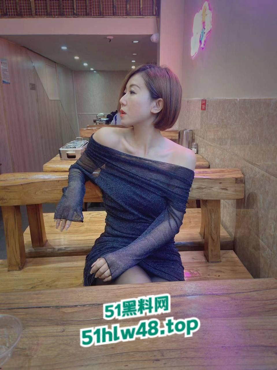 网友疯求的抖音二手车行短发风骚少妇老板娘【九梦】来了自慰抠逼及和车主大佬啪啪视频流出!-7