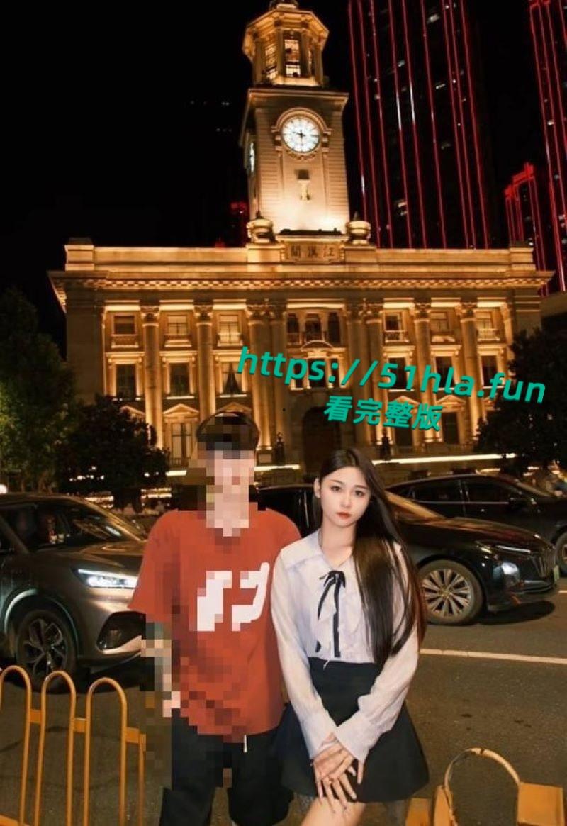 北海职业学院大四骚鸡【何丽芳】性爱视频流出,吵架后约炮友玩内射,复合再让男友无套狂欢!-3