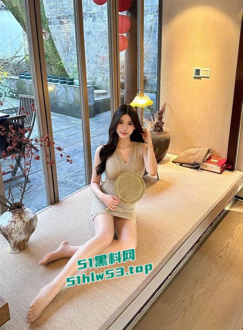 湖北极品孕妇【李芝依】妊娠期当转孕珠挑逗金主，后入抽插时翘臀高撩，如此美妇令人心神激荡！-5