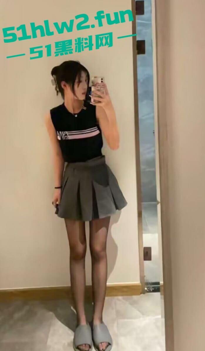 酒吧拿下高颜值嫩妹身材纤细高挑腿长逆天，喝多后带到酒店3p 前后夹击抽插超刺激。-7