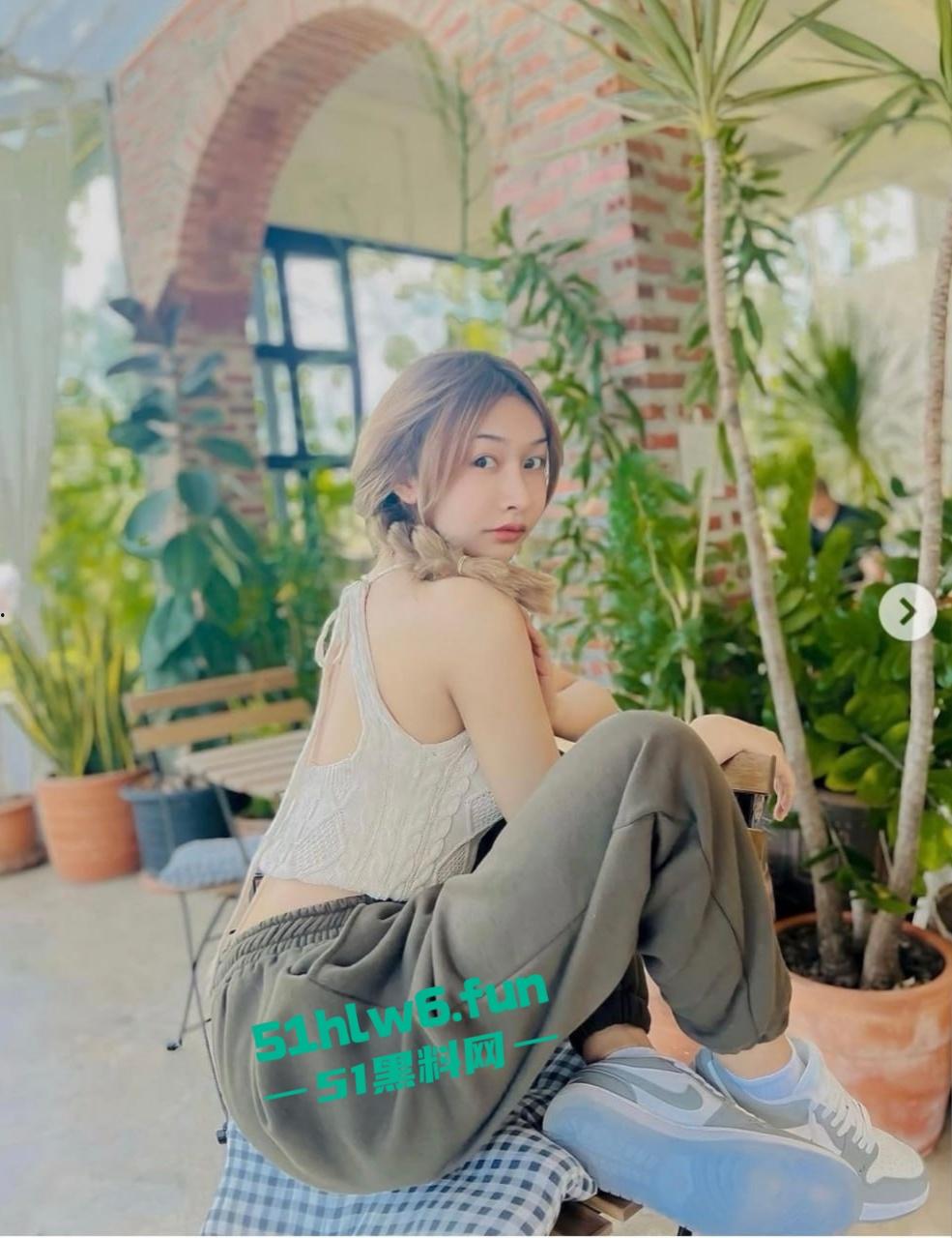 泰国拉拉队女神【Kae】还在上高中的极品尤物,三点粉嫩性感诱人自慰视频流出。-5