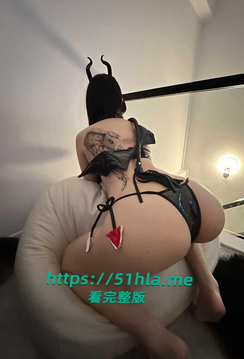 百万粉丝网红【鱼神】大尺度SM调教私拍流出，绝美尤物COS性感小恶魔，主人抽打调教满嘴骚话淫叫不止！-5