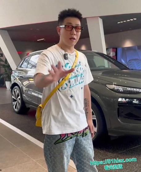 千万网红老白与滑雪圈美女陪玩事件 3000陪滑费给不起 女主直播发声控诉白嫖行为 却被扒出是高端外围转型 露脸实锤曝光很骚很会撩-1