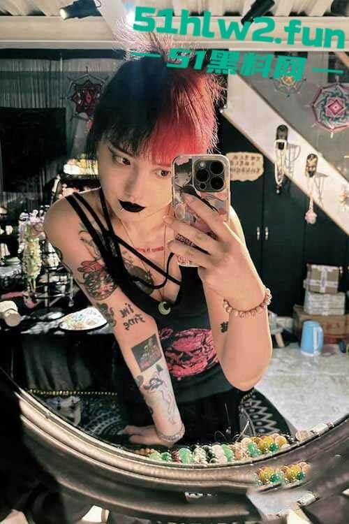 西安音乐学院【马雨萱】因贩毒刑满释放出狱后继续做毒贩母狗,满身纹身变化也太大了。-11