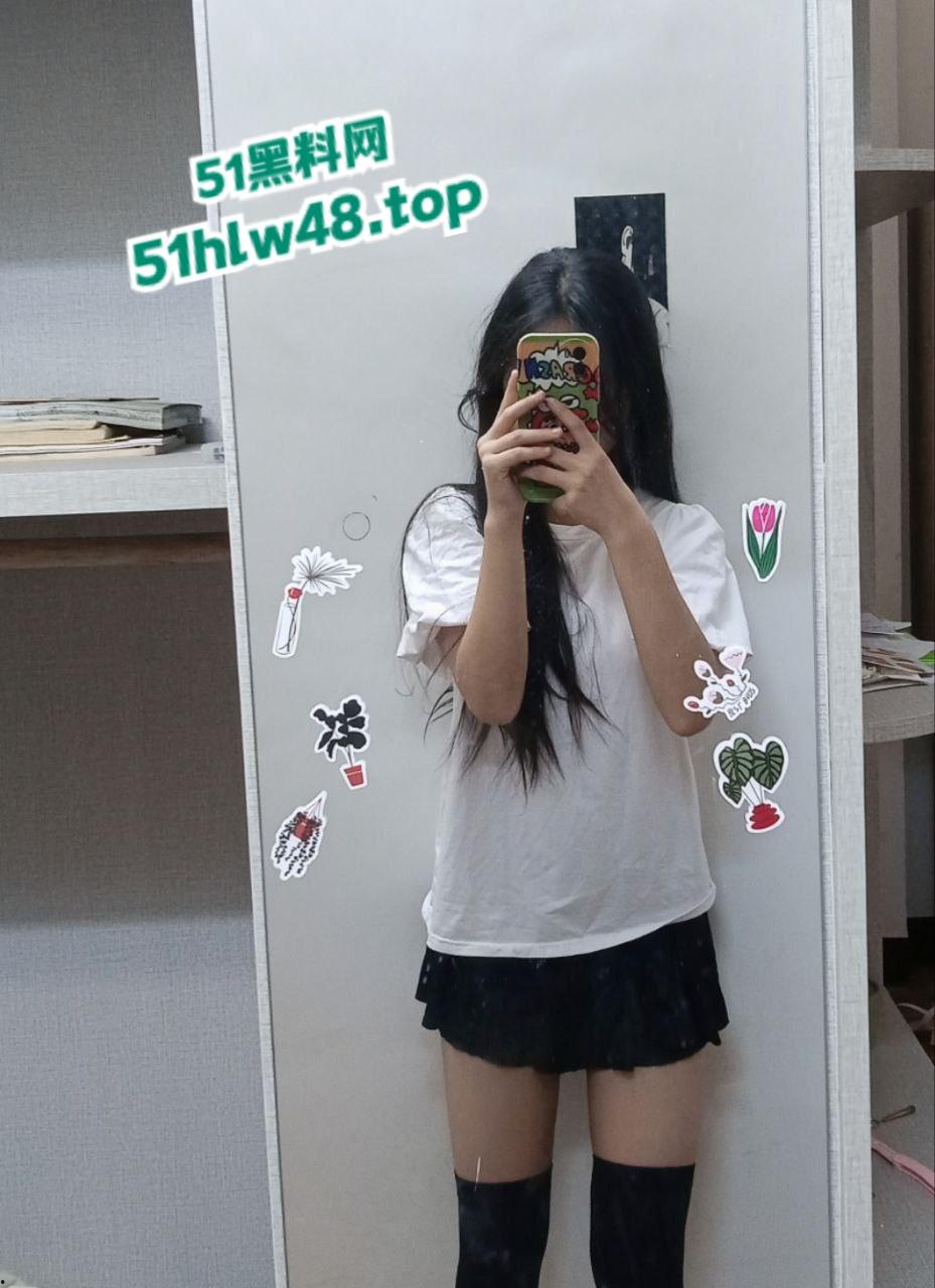 广东艺术学院【李玉婷】清纯嫩妹女神，男友视频玩嗨彻底放飞自我，全裸上阵骚话不停。-7