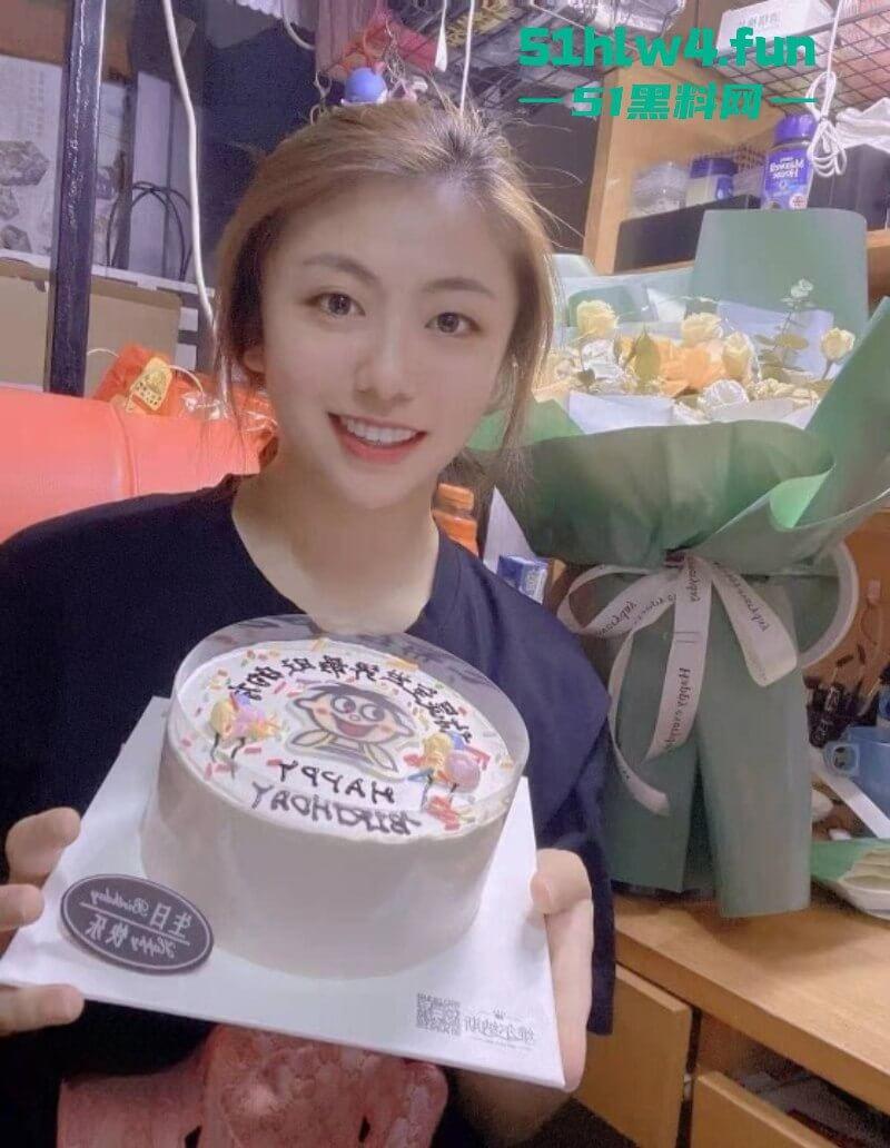 天津市滨海新区28岁美艳公务员,性爱视频曝光露脸深情舔屌,官场闺秀现实淫荡至极。-5