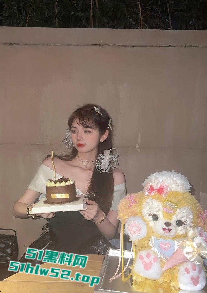 天津滨海职业学院【焦欢】脚踏两船私生活混乱,背着男友出轨招生办老师被,私密写真与做爱视频曝光泄愤!-2