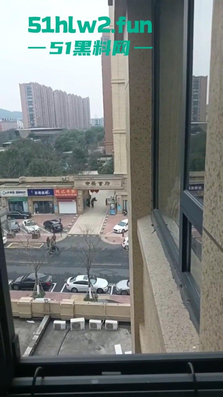 温州中梁首府一初中女生崩溃跳楼,压倒她的最后一根稻草居然是寒假作业??-4