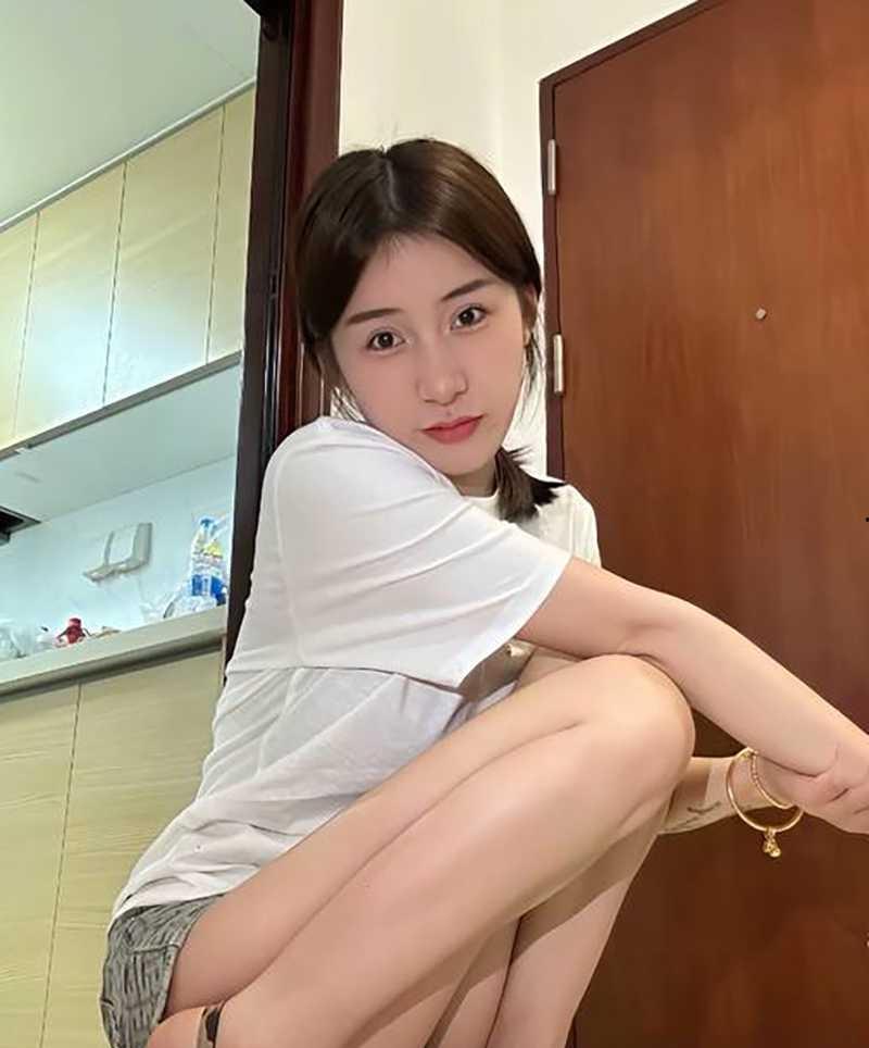 抖音网红侯飞飞被榜一大哥曝光流出 跟大哥裸聊约炮,肥臀大奶骚穴 骚气撩动金主每一根神经-4