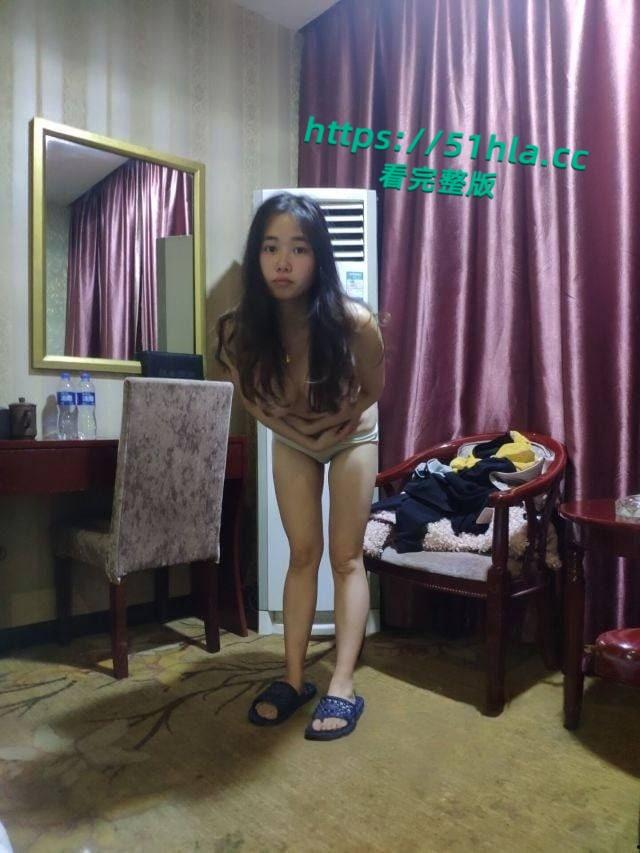 抖音百万粉丝网红【吃糖吐泡泡】抖音上文青女推特上豪放荡女,疑似与大佬私拍视频流出!-7