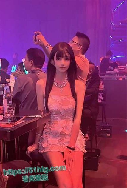 成都探店揭秘砂舞舞厅！性感少妇任君挑选 刺激体验摸奶抠穴加打炮， 堪称男人的天堂！-3