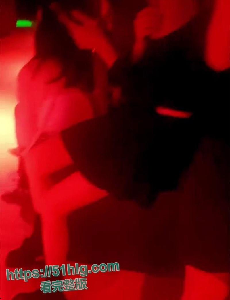 成都探店揭秘砂舞舞厅！性感少妇任君挑选 刺激体验摸奶抠穴加打炮， 堪称男人的天堂！-4