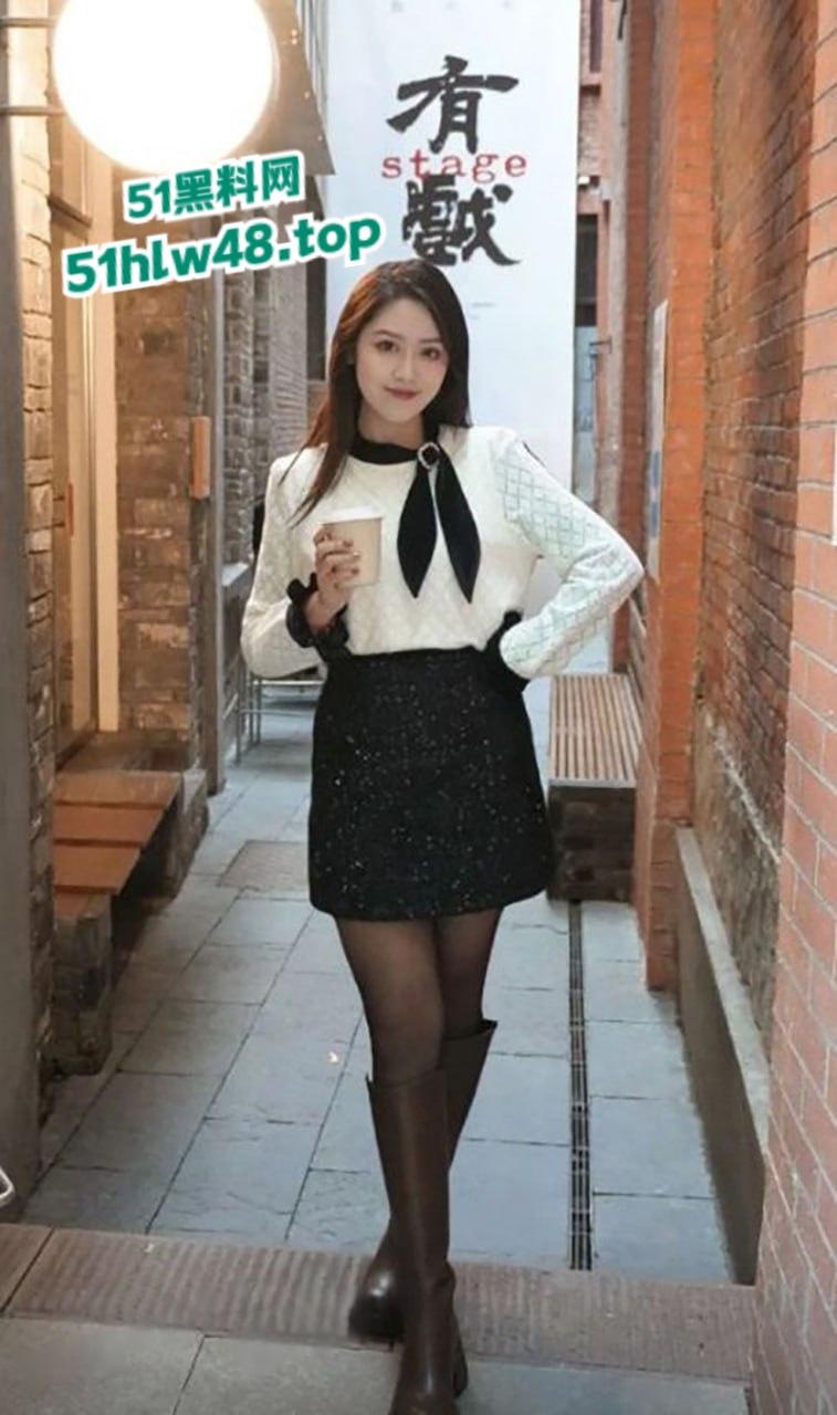 南京大学艺术学院,大三学姐【杨豆豆】成熟的气质女神,背地里约炮成瘾背着男友偷情被发现曝光。-2