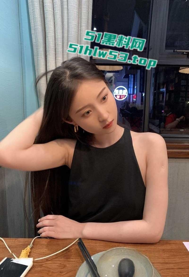 杭州气质人妻【施芮雯】约炮视频被曝,超美的小少妇在床上竟如此淫骚,各种露脸无套挨操!-4