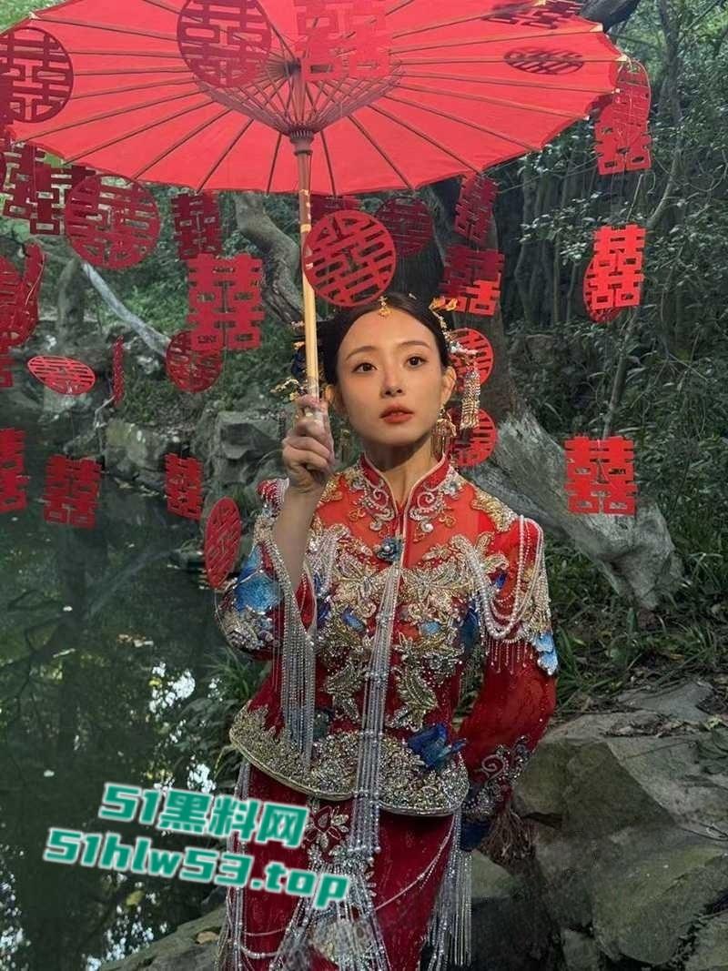 江西赣州极品骚母狗【周茹霞】约炮成瘾，口交吞精样样精通，女上位骑乘疯狂榨精！-4