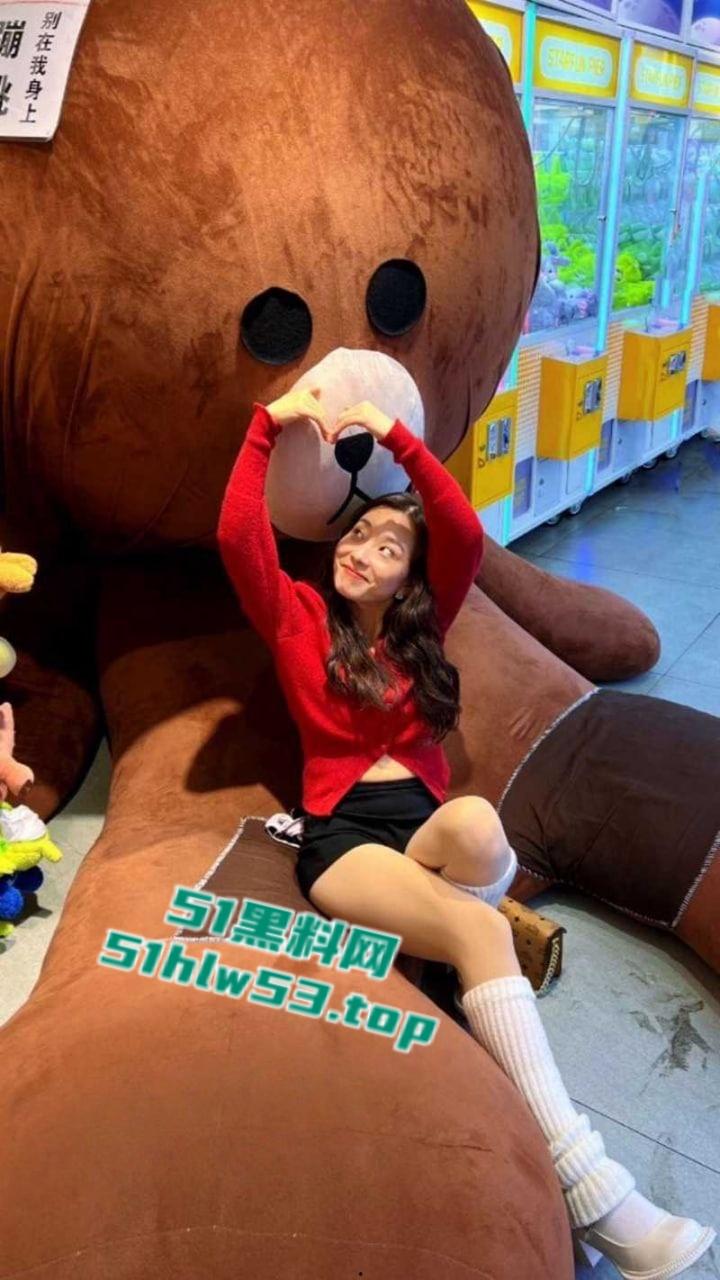 江西赣州极品骚母狗【周茹霞】约炮成瘾，口交吞精样样精通，女上位骑乘疯狂榨精！-6