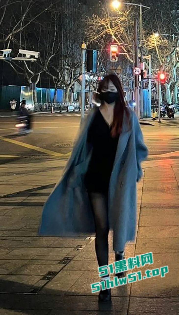 大四极品学生妹,公司当实习会计被老板潜规则玩弄,穿开裆黑丝酒店约啪,激情吃鸡射一脸!-2