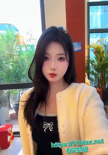 高颜值极品嫩妹与男友性爱视频泄露 露脸超骚口交吞吐 激情暴插揉奶诱惑-1