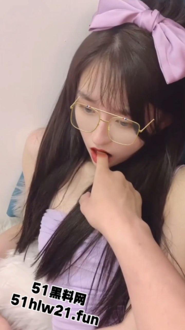 超美玉女91女神【不见星空】火遍全网性感嫩妹,穿性感包臀裙秀修长美腿和口活技巧,肥美翘臀后入太刺激了。-8