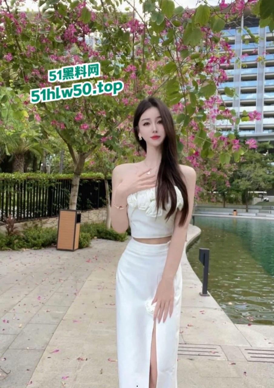 抖音网红主播【恩恩恩宝】为了礼物自拍做爱露点视频被爆流出,第一视角就带你体验一下金主的快乐!-5