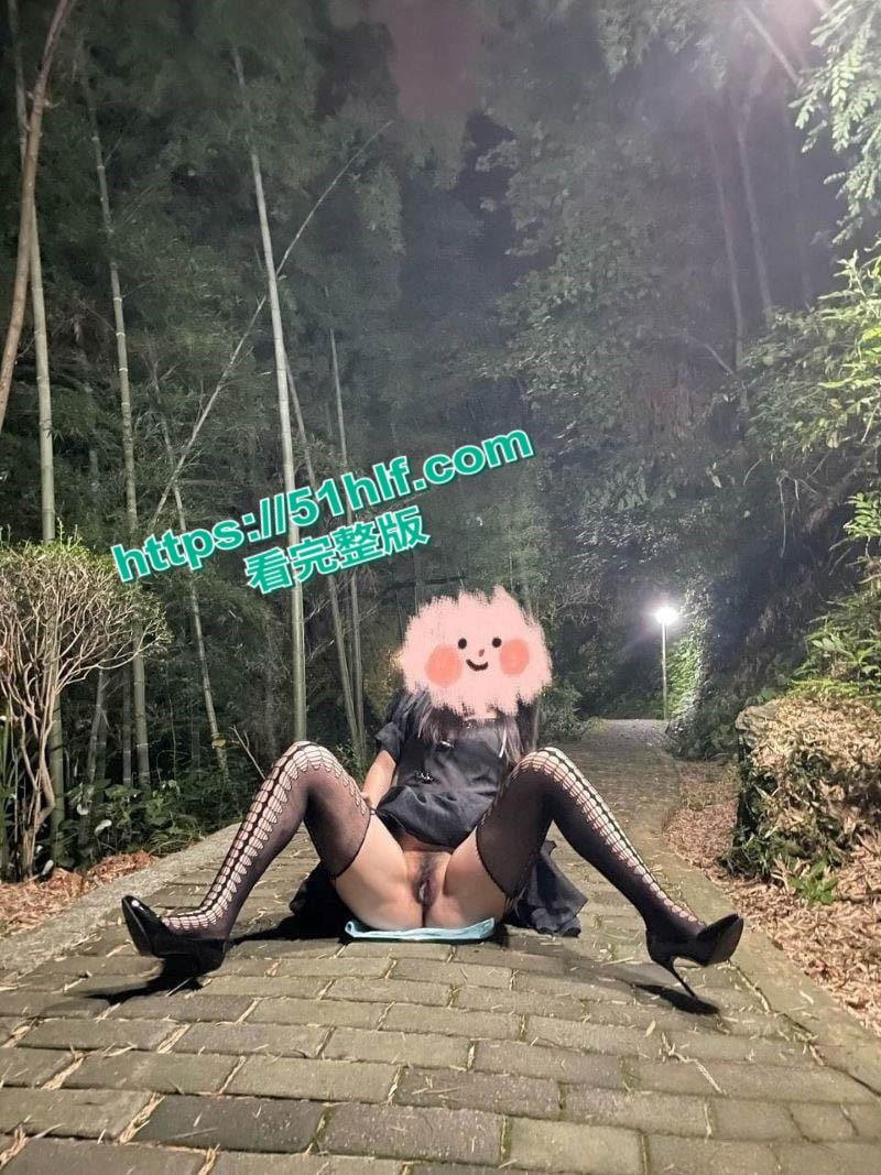 推特顶级网红【奶味泡芙】露出私拍,户外天台公园大胆裸露,电梯口做爱偶遇邻居!-6