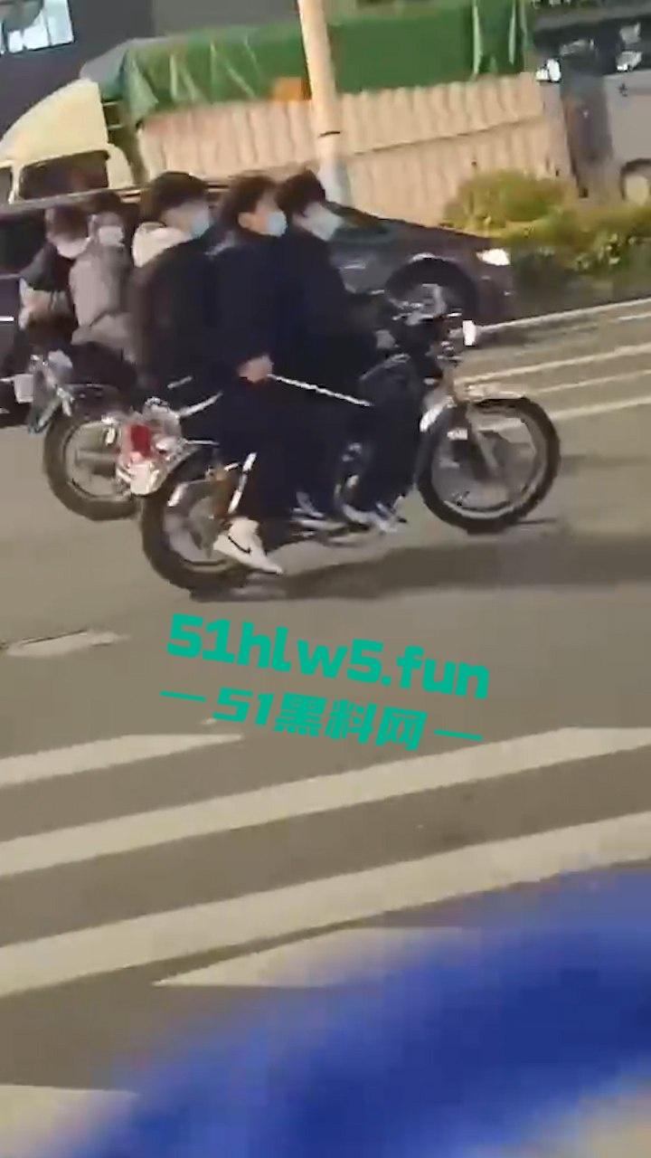 重口血腥场面慎点!广东普宁cw电竞社精神小伙线下真实暴砍对手致皮开肉绽。-2