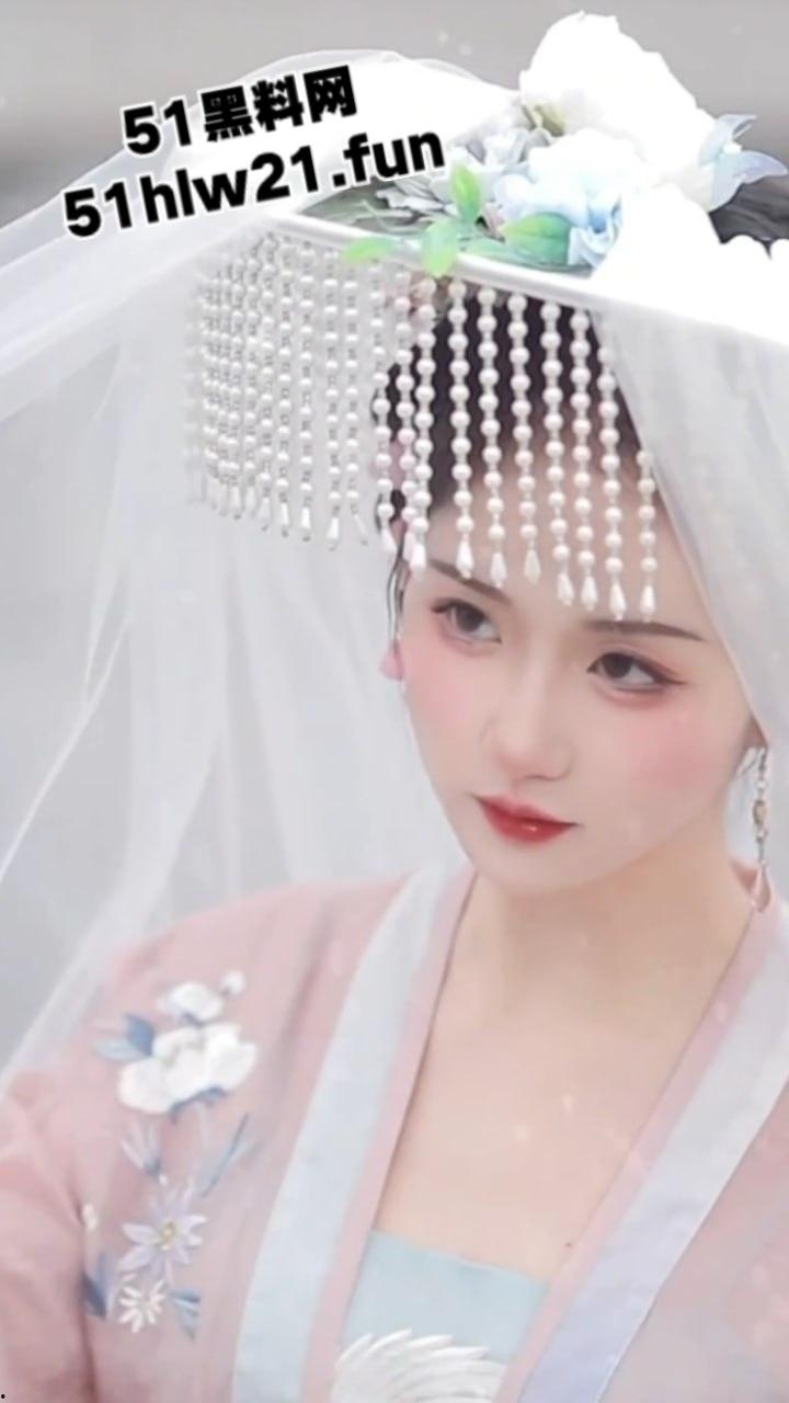 抖音百万粉丝网红【焕儿】被金主爸爸线下调教,情趣制服极致诱惑,再被金主各种姿势爆肏内射。-5