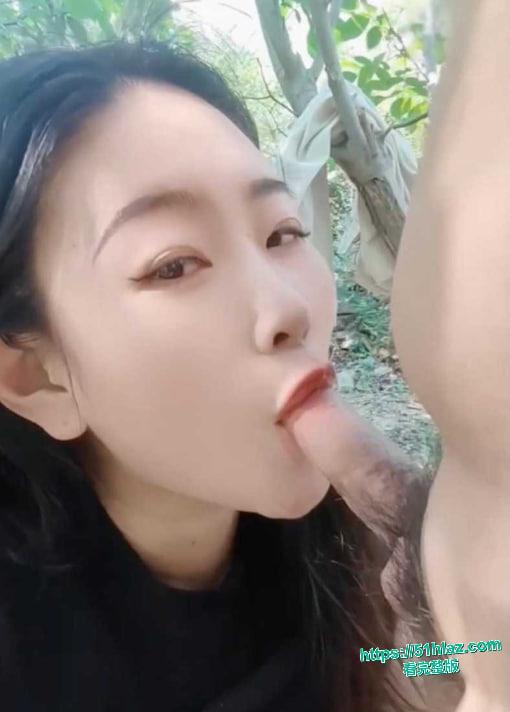 网黄福利姬娍原创老家小树林野战曝光 巨乳人妻被无套后入-1