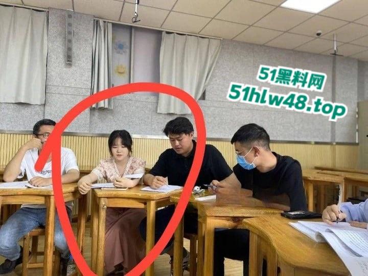 昆明先锋小学【缪青颖】从三好老师变“三流女主”,白天教书育人,晚上“床上教学”知三当三勾引有妇之夫!-4