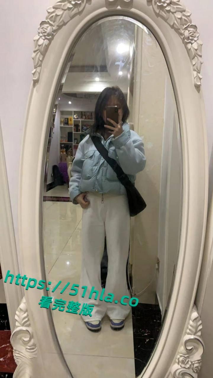 陕西商洛十九岁清纯大一学妹【吴睿尧】微胖母狗假期在家发情，遭炮友远程调教浑身写满下贱铭文！-4