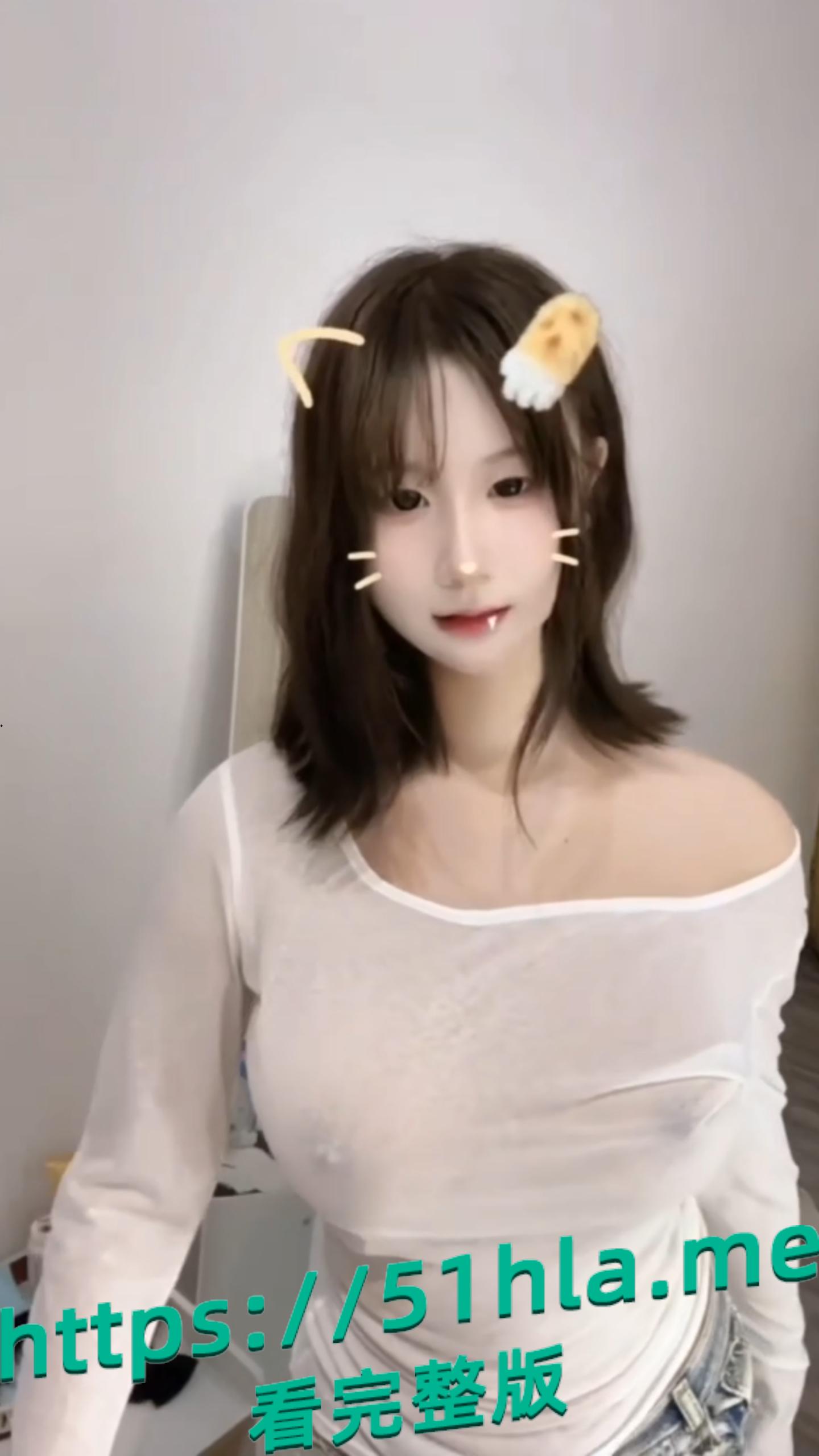 抖音小网红 野萝羊 初次下海就被金主爸爸看中 性感的娇躯诱人至极!-4