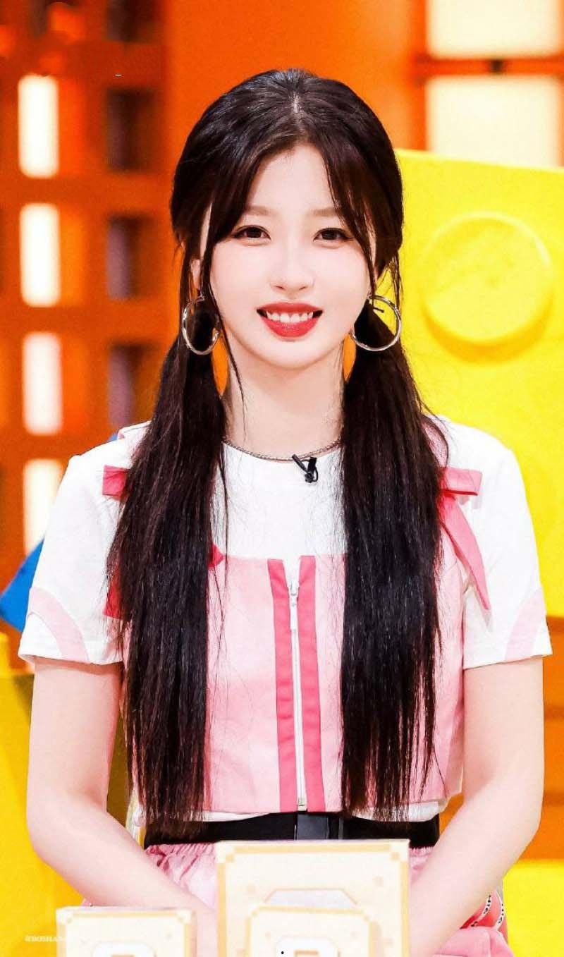 当红女星【虞书欣】性丑闻震撼揭晓!全民女神沦为小鲜肉陪睡女星!性爱视频外泄引爆争议-14