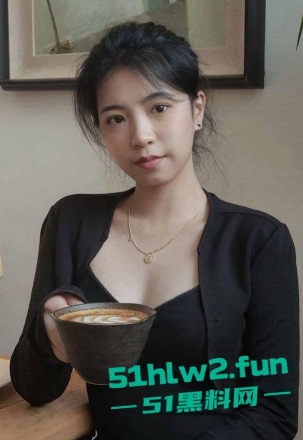 广西南宁反差女教师【柳林依】网上卖弄骚资生活照被扒,性爱视频曝光娇喘淫叫声不断!-11