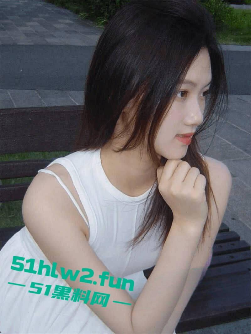 上海绝美幼师【陈诗雅】23岁长腿御姐女神,背地里偷情学生家长被男友发现曝光不雅视频。-4