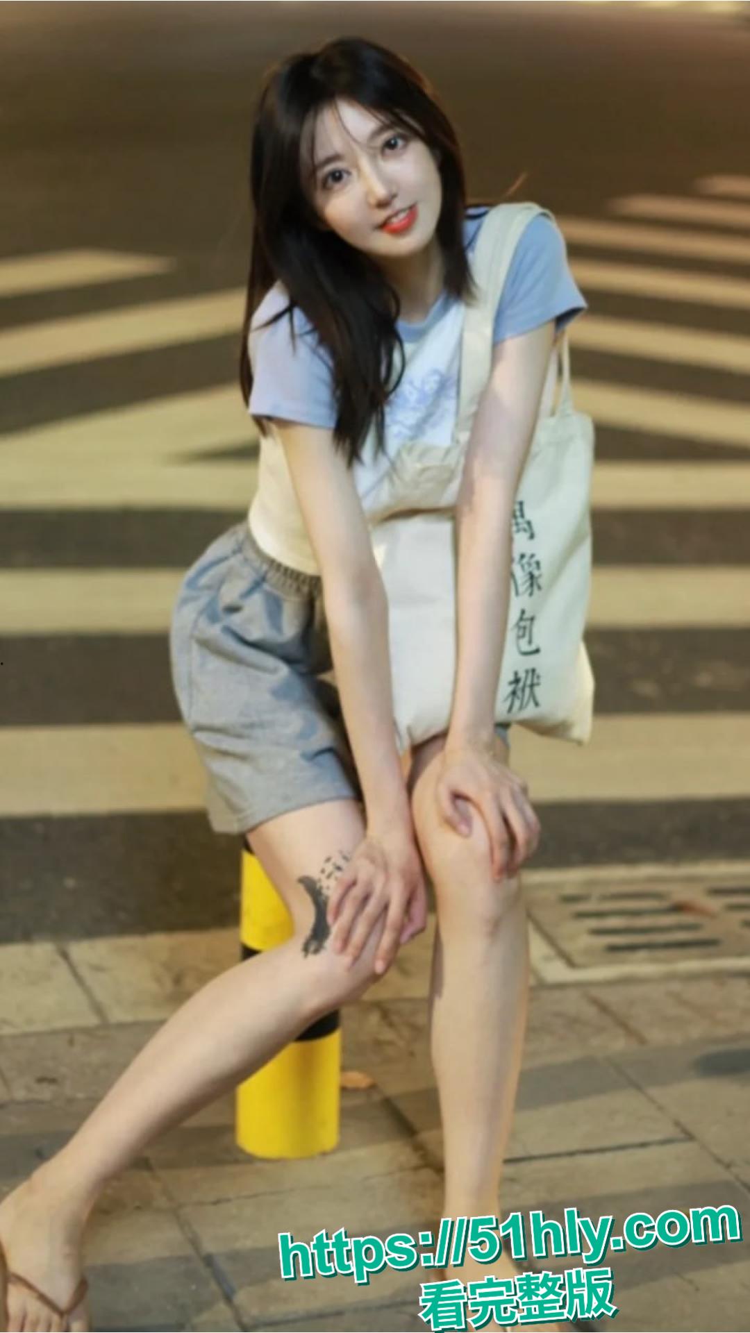 深圳20岁气质御姐 姜雪与男友居家自拍泄密 清纯大眼女神秒变母狗 厨房撅臀口交深喉 粉嫩骚逼被大屌暴插内射-1