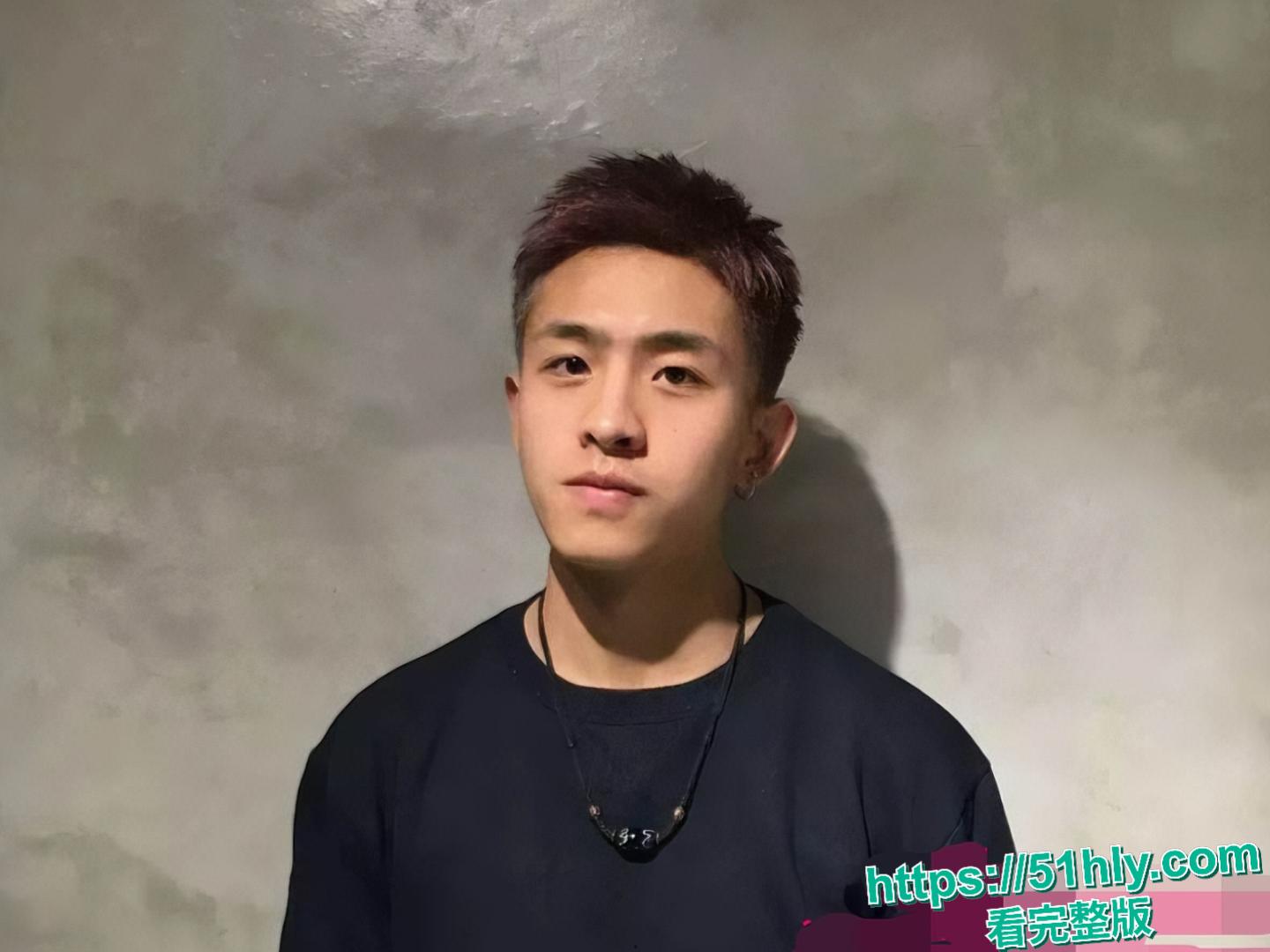 抖音百万粉丝型男歌手焦迈奇密室被约束训练，网传是gay如今被实锤无疑！-2