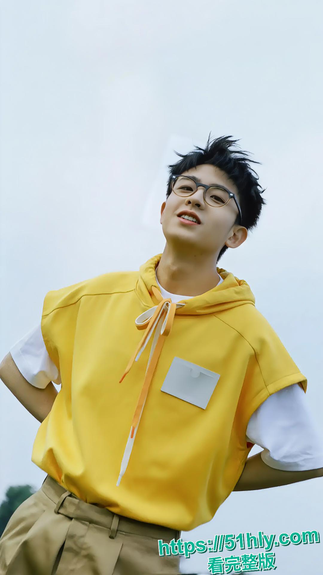 抖音百万粉丝型男歌手焦迈奇密室被约束训练，网传是gay如今被实锤无疑！-5