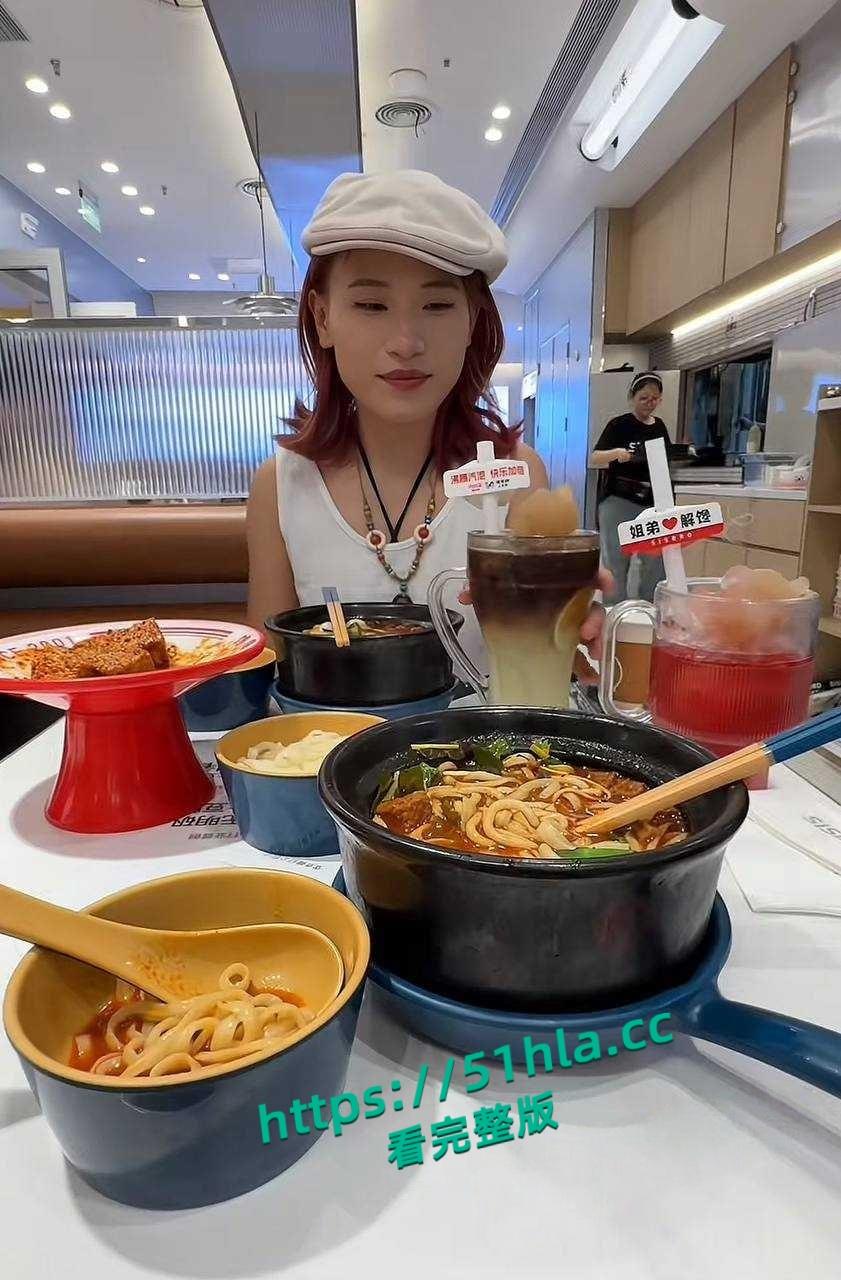 抖音网红黑马情侣,女主人设崩塌樱子被曝劈腿摄影师,男友自曝女友出轨的整个过程!-8