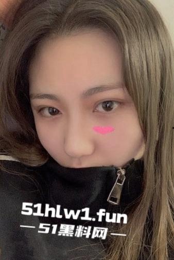 辽宁传媒校花【董雨婷】出轨门完整版，超级骚欲求不满的学生母狗校园公交车你看了吗-1