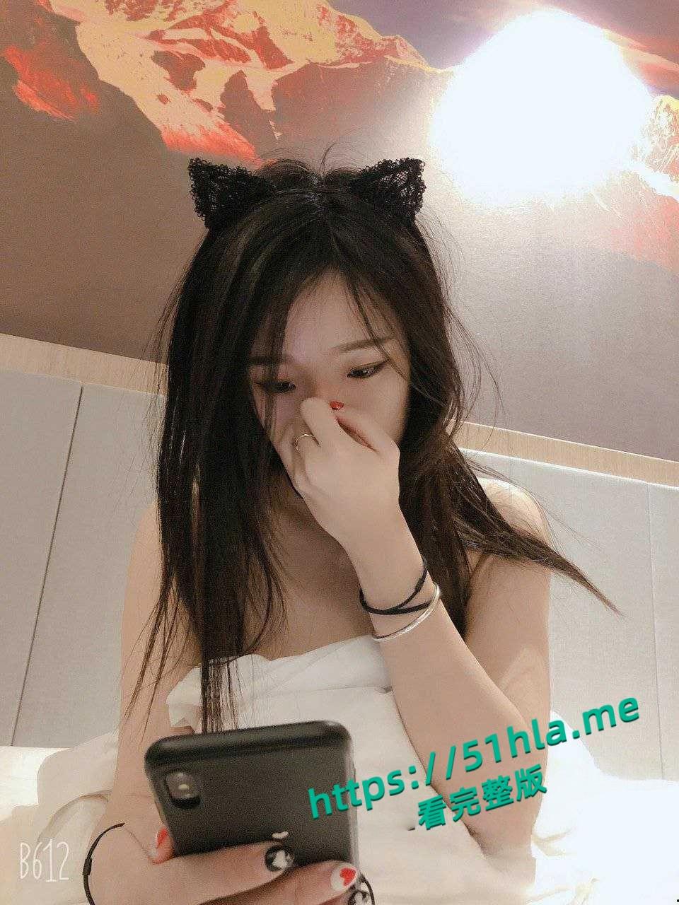 SM圈资深玩家新手极品小母狗,初次调教乖乖女跪舔脚趾,贴心伺候M属性拉满!-2