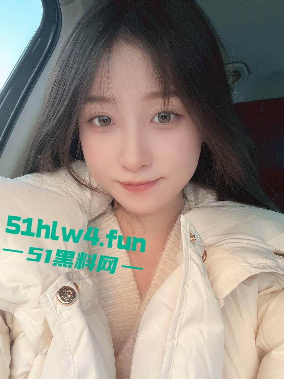 安徽安庆师范大学校花女神【张梦琪】顶级颜值嫩妹女神,被男友曝光私密照和性爱视频。-5