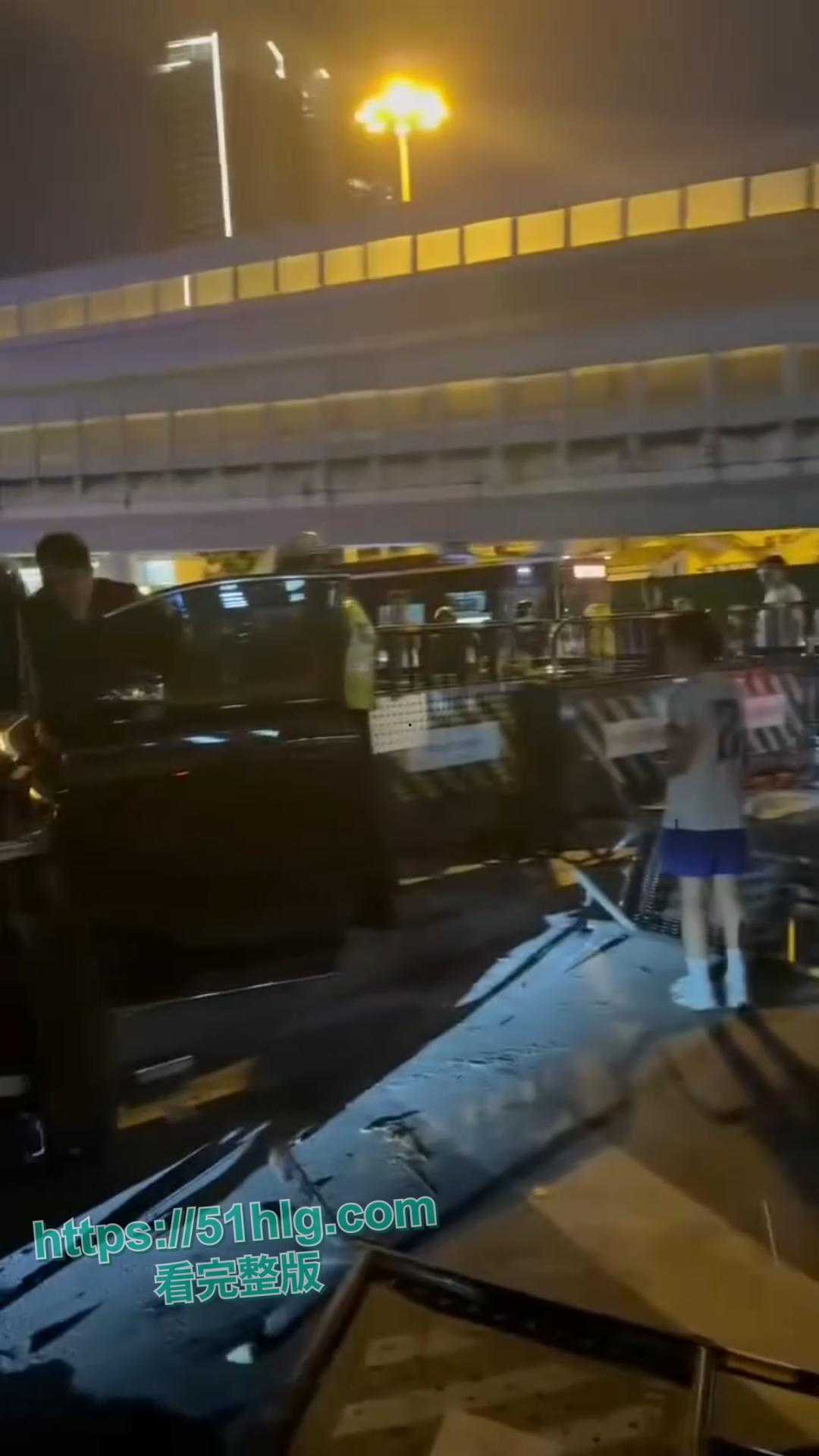 【广州海珠区】惨烈车祸现场,6人受伤孩童遭殃:现场一片狼藉惨不忍睹-5