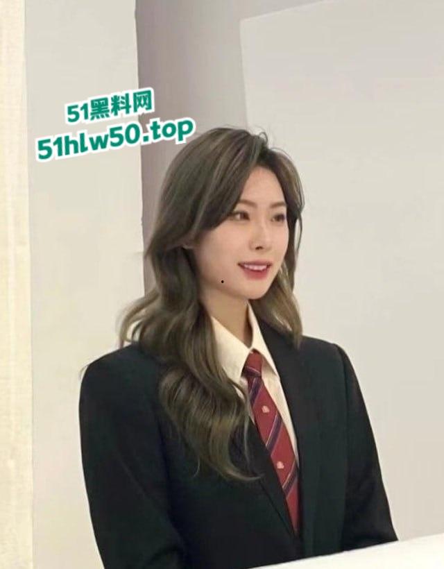 大连艺术学院反差女老师【周诗琦】妥妥肉便器,吞精内射母狗癖好属性全部集齐,前男友直接曝出狠料!-6