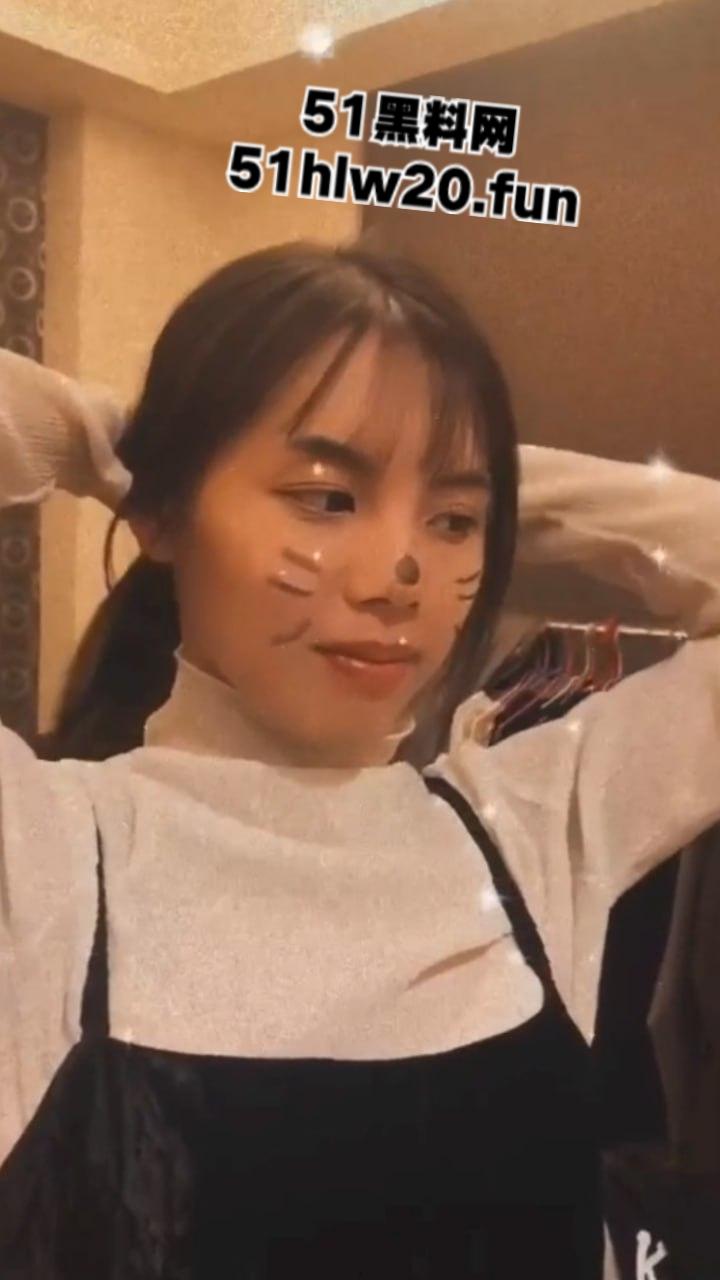 台湾极品幼师【赵舒妤】和富二代偷情视频外流,颜值甜美的极品嫩妹身材凹凸有致翘臀肥美。-9