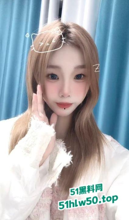 大连长腿嫩妹【乔珊珊】19岁的性感学生妹,网上约炮放飞自我被炮友渣男曝光!-1