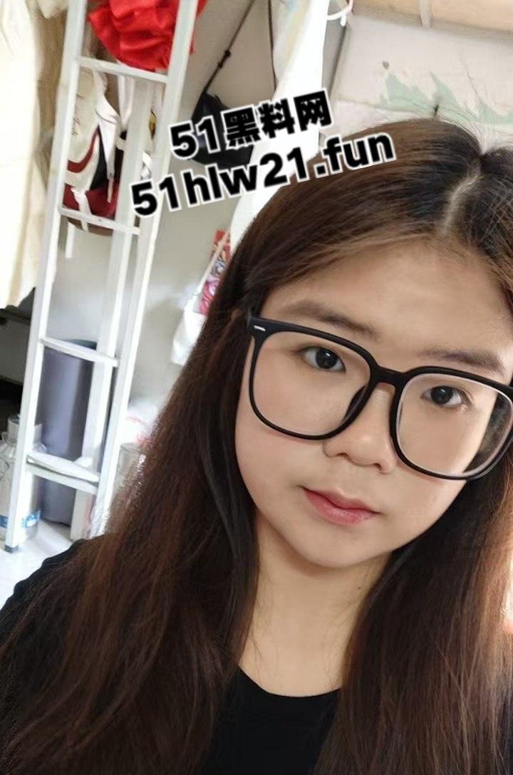 洛阳师范学院【王钦辉】在男友面前清纯如雪,在外面却骚如母狗经常约炮。-7