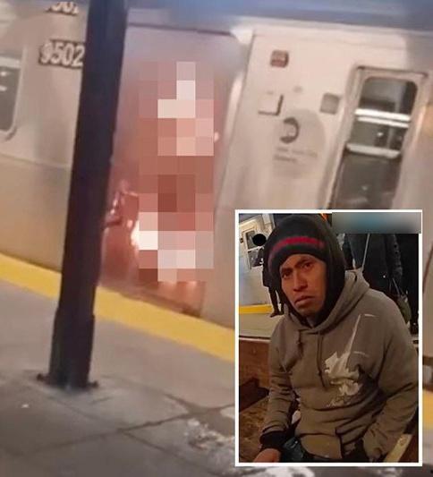 美国纽约地铁上一女子活活被烧死视频流出 嫌疑人冷血在旁观看 现场画面堪比好莱坞大片 视觉效果绝对震撼你的眼球-4